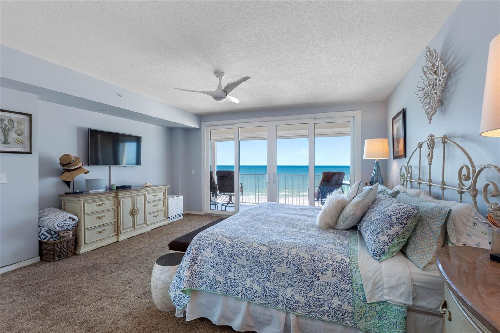 ... Master Bedroom Suite -- Direct Gulf Front..