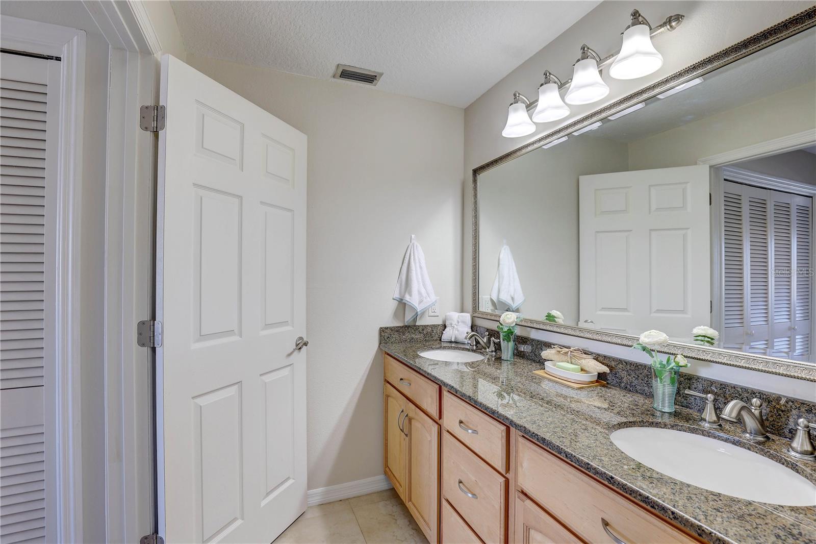 En-suite guest bathroom