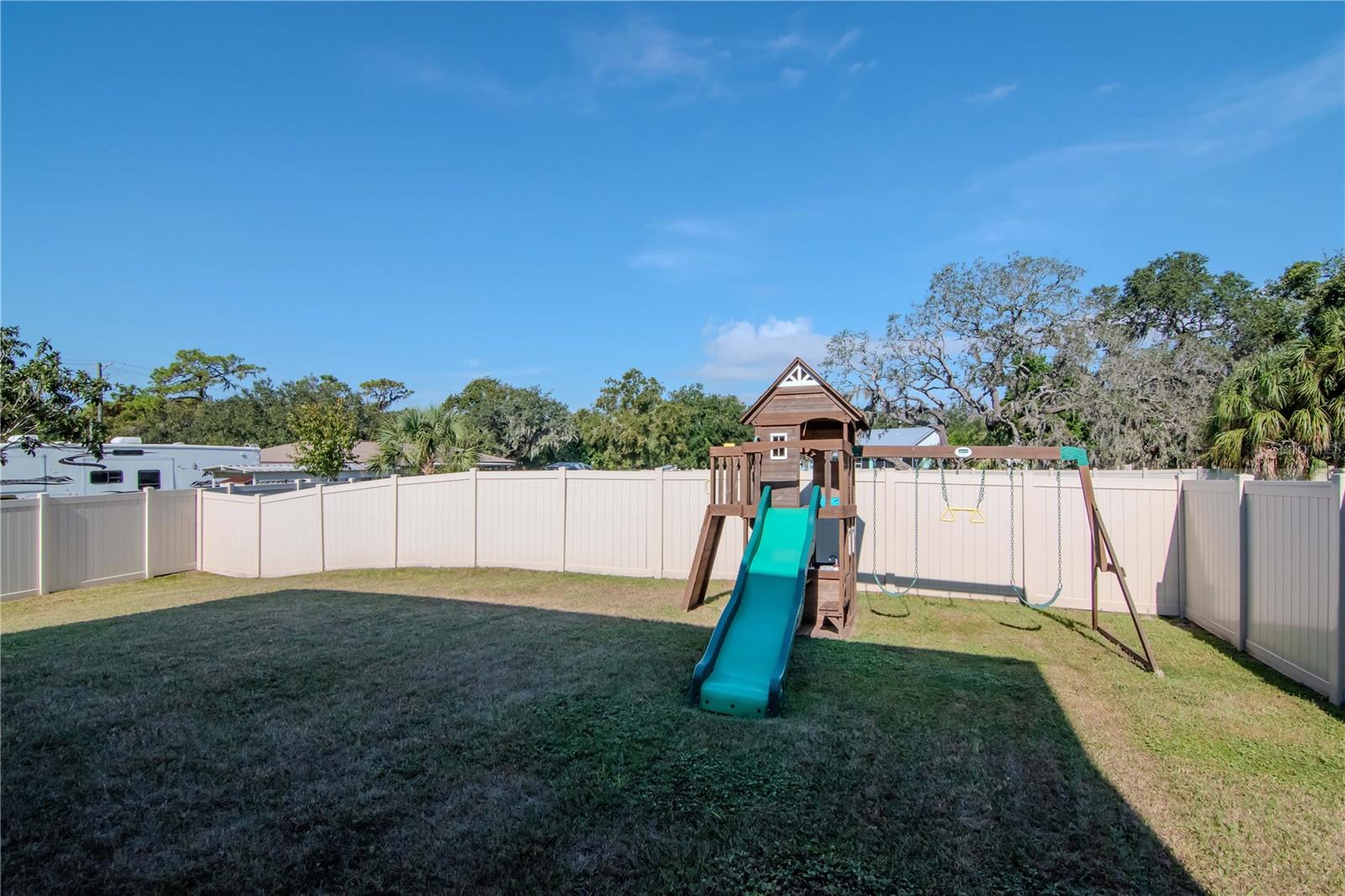 Oversized Backyard and the Swing Set comes with it!