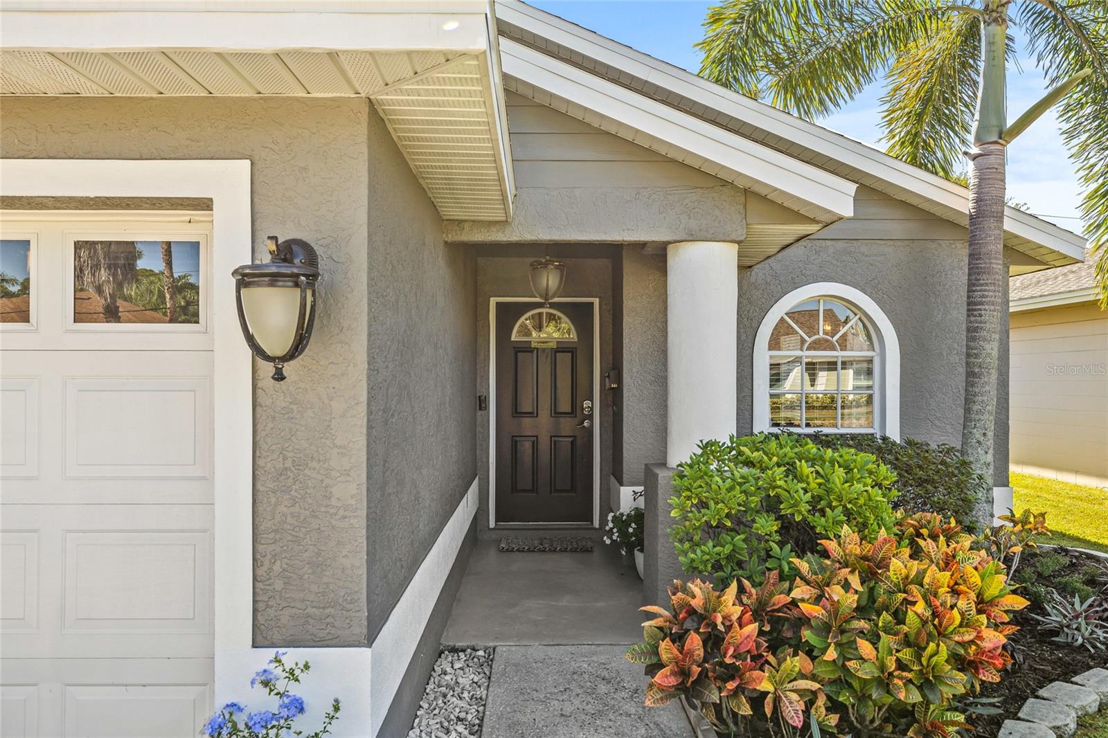 Beautifully landscaped pathway to the front entrance.
