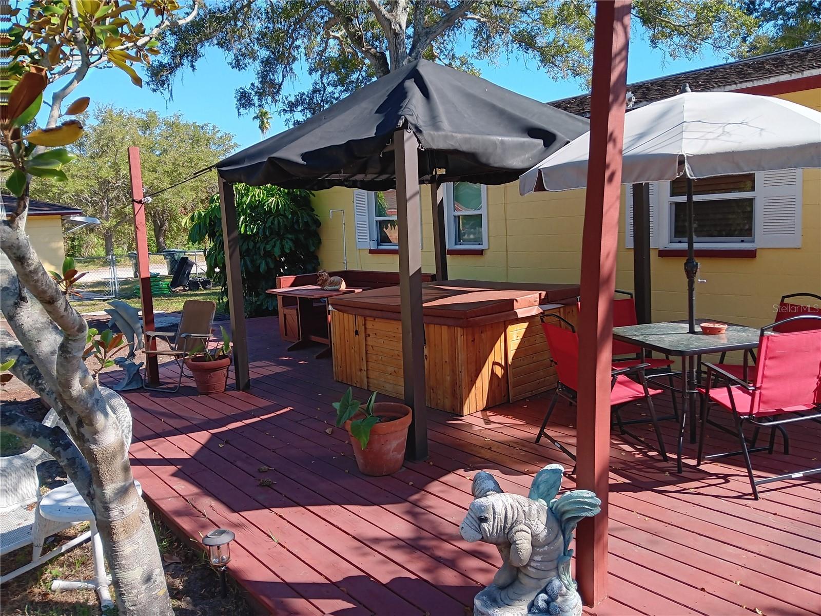 Jacuzzi with Seating Area