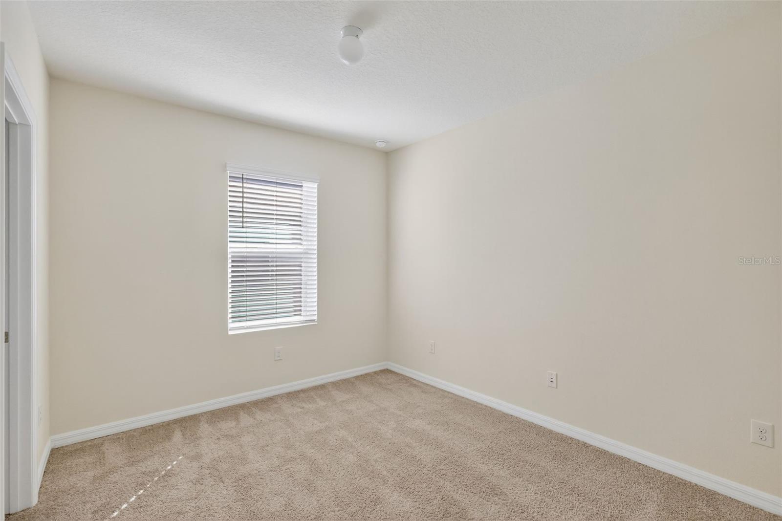 Upstairs Loft Space-Great for Office or Media room