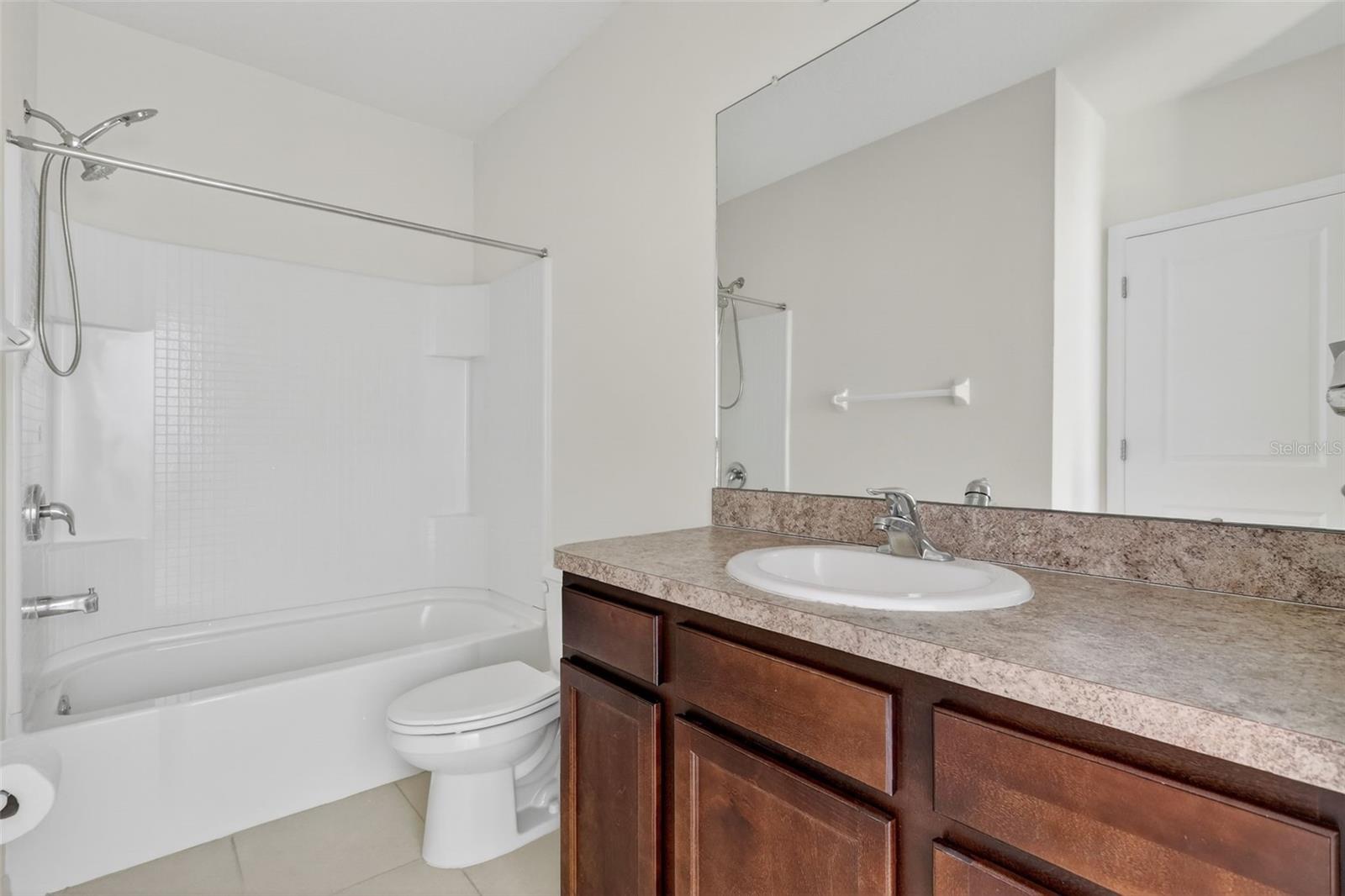 Full Bath in 2nd Bathroom