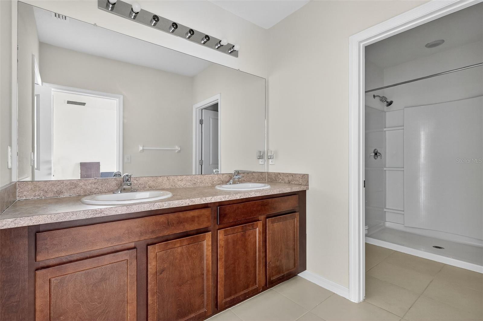 Double Sink Vanity in Primary Bathroom