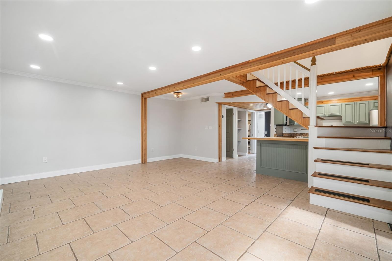 living room/dining room