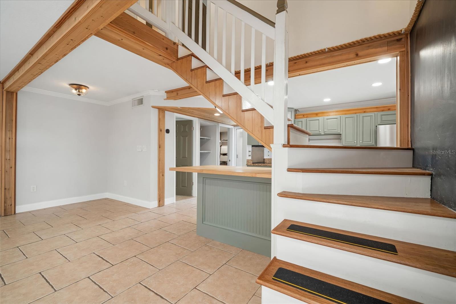 living room/dining room