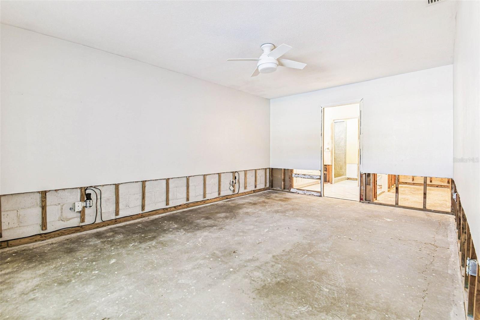 Primary Bedroom with en suite bathroom and huge walk-in closet
