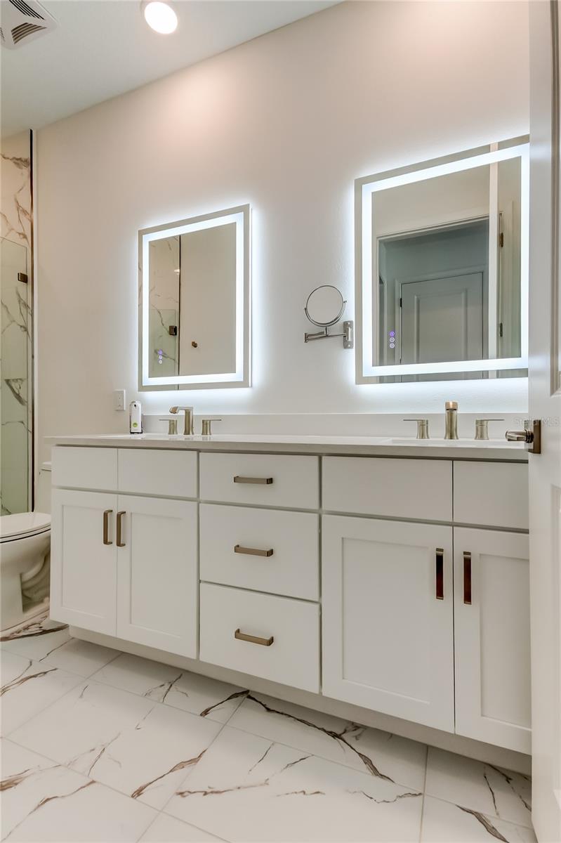 Adjustable Lighting Mirrors