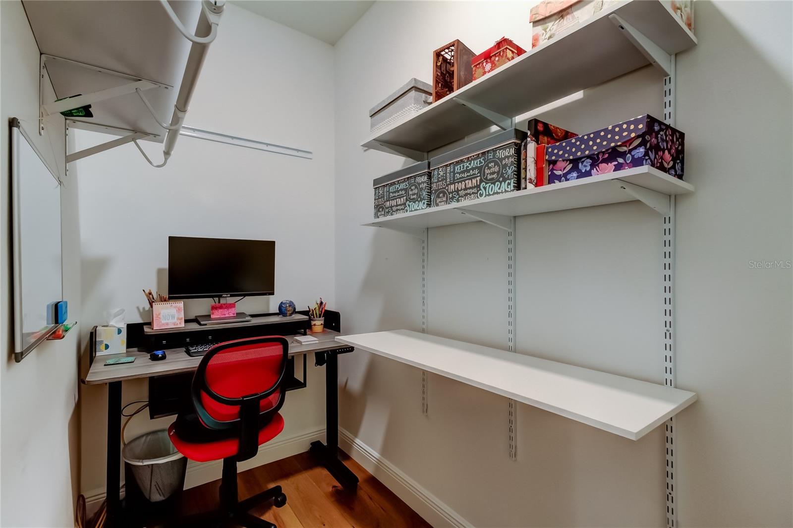 Bonus Room/Office off Dining Area