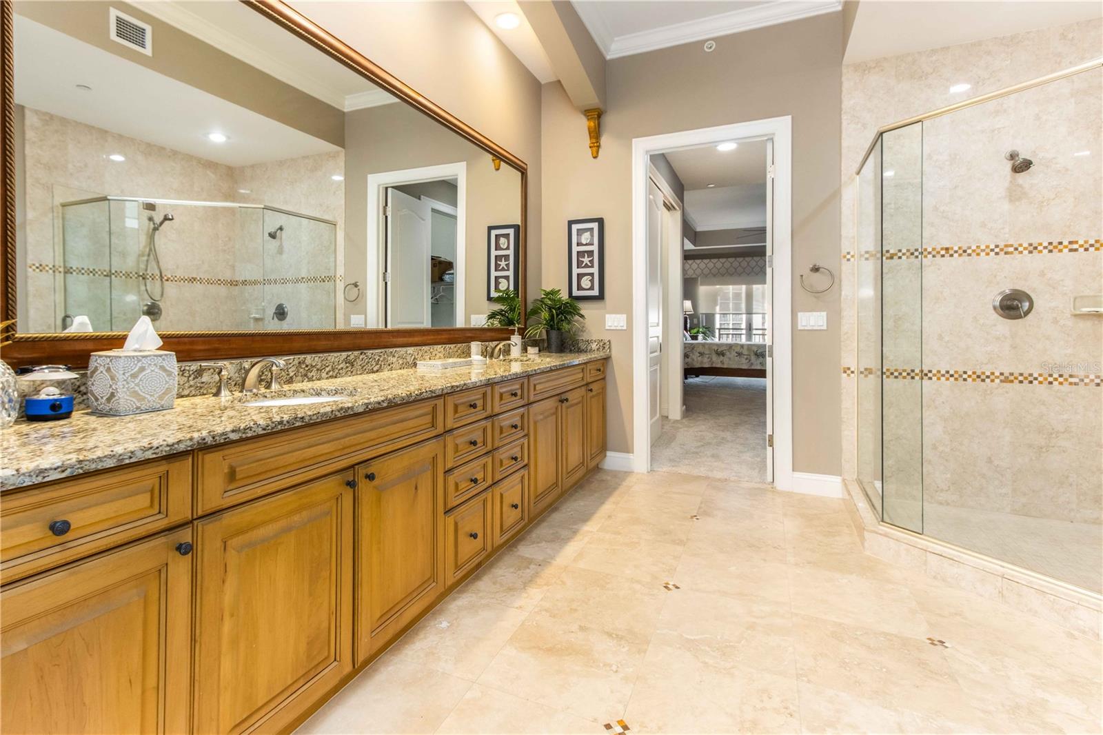 MASSIVE PRIMARY BATHROOM
