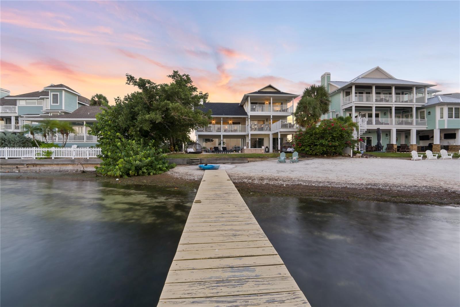 Bring your boat, jet ski, or paddleboard — deep-water access right here