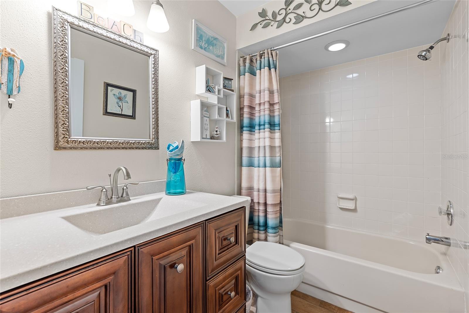 2nd Bathroom next to the 2nd Bedroom