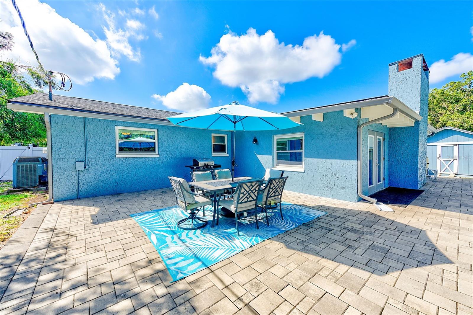 Enjoy a cup of coffee or meal in the Florida sunshine