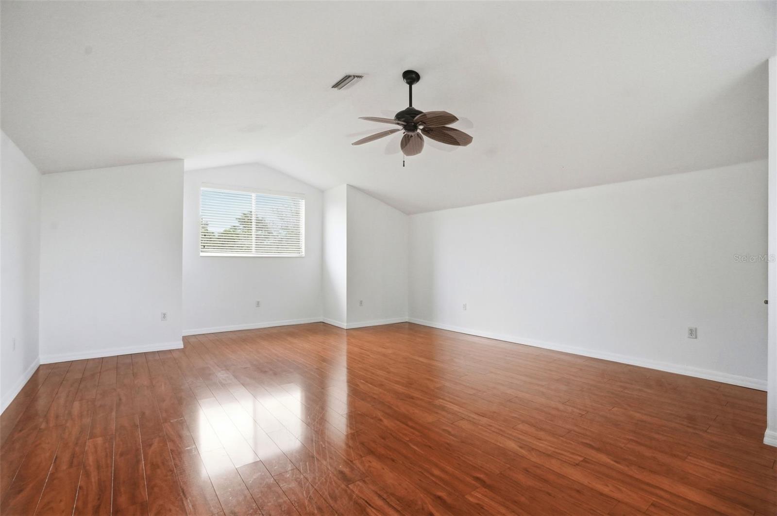 Upstairs Bonus Room