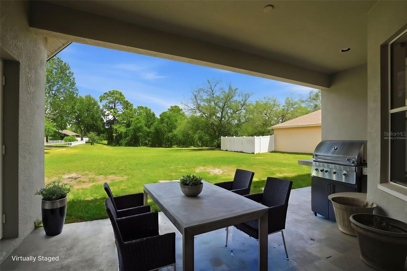 Lanai (Virtually Staged)