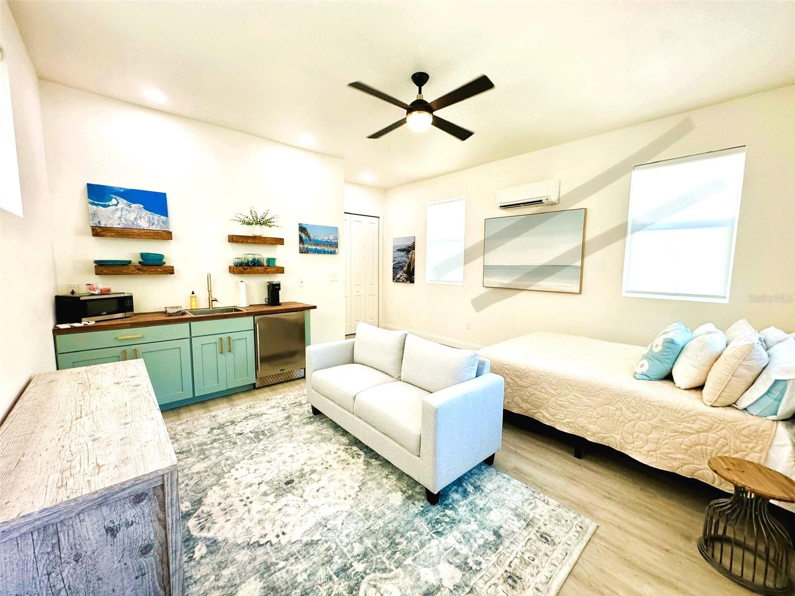 Casita 2nd floor studio in detached building