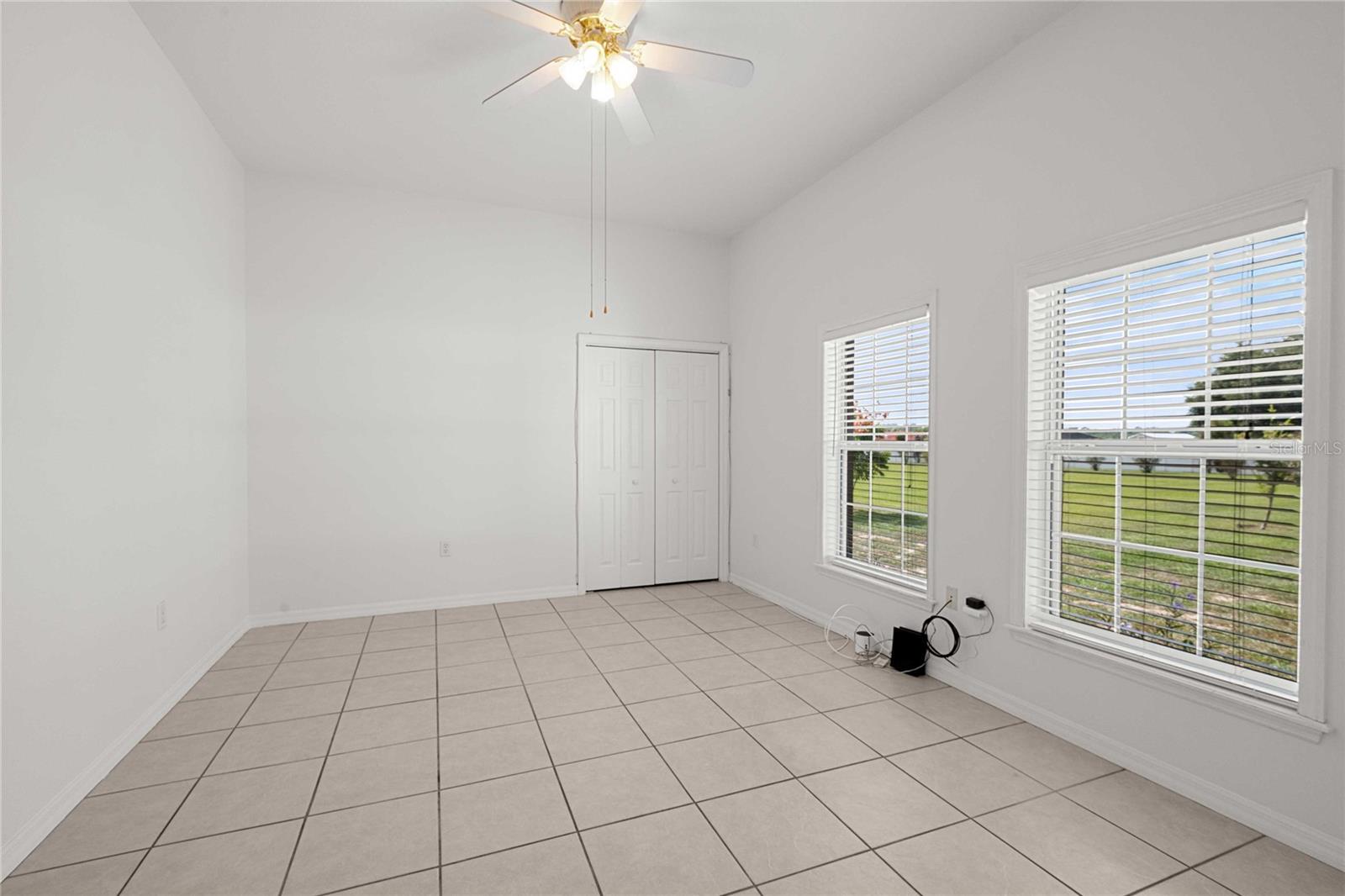 bedroom/Bonus room