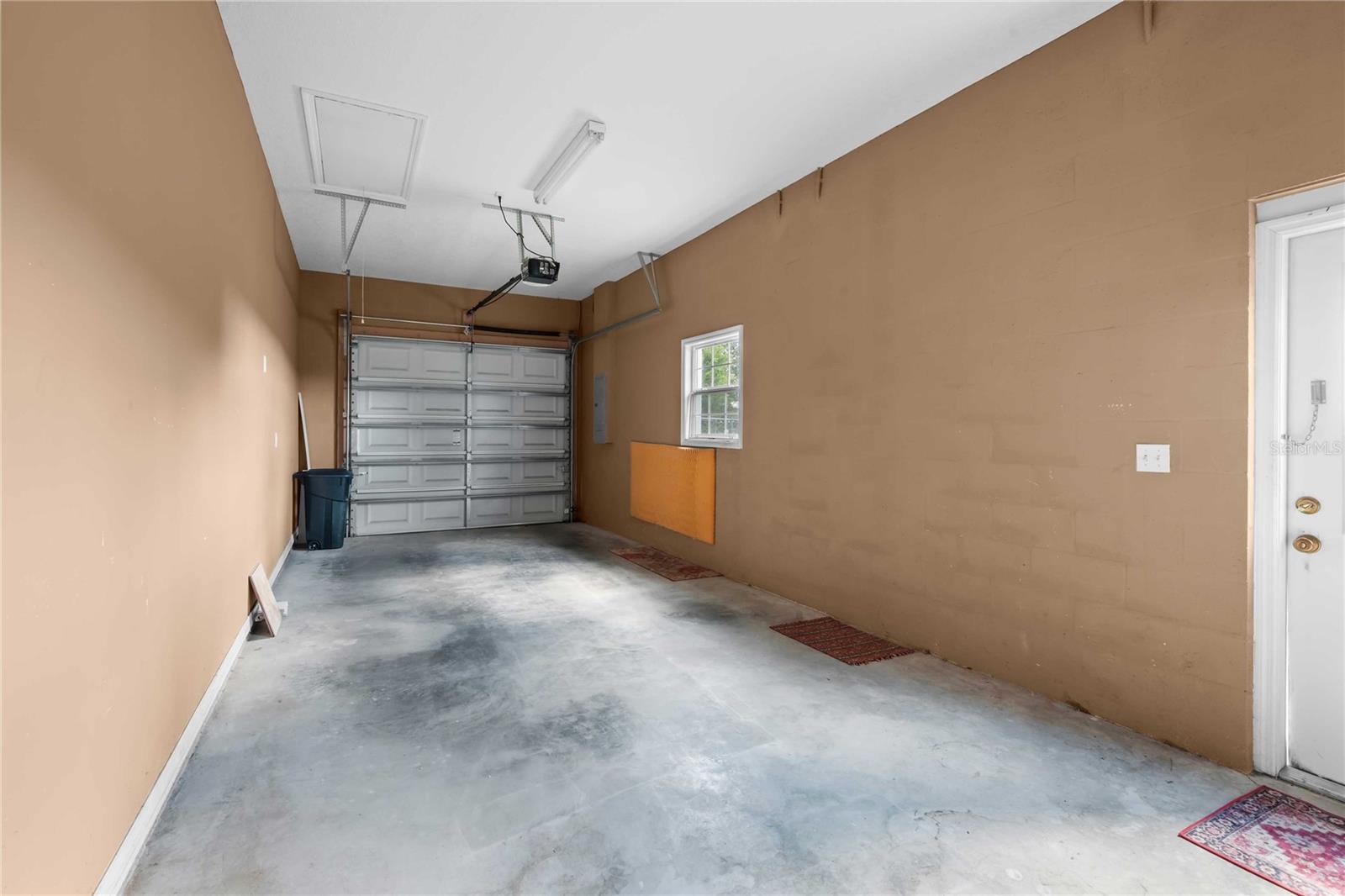 Garage detached in law