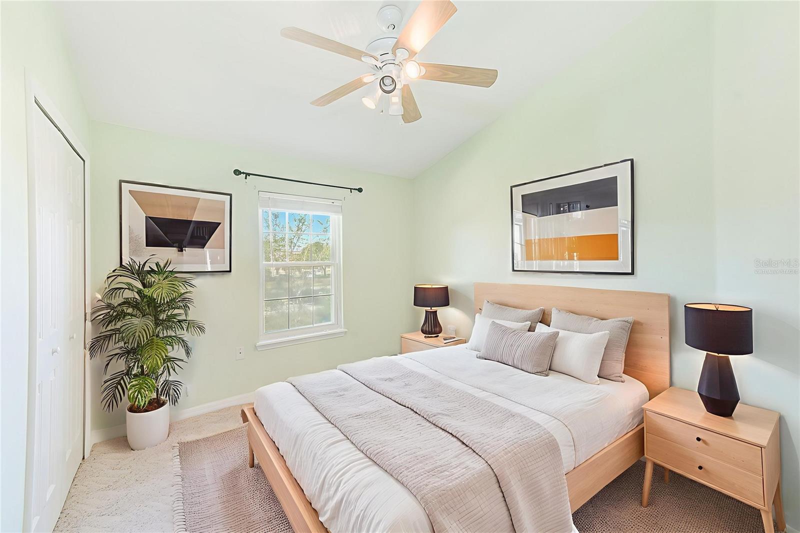 This photo has been Virtually Staged.