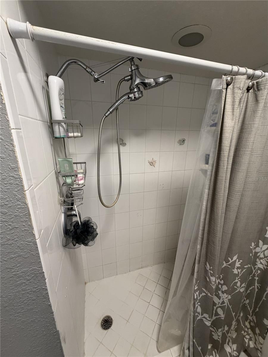 TB8441219