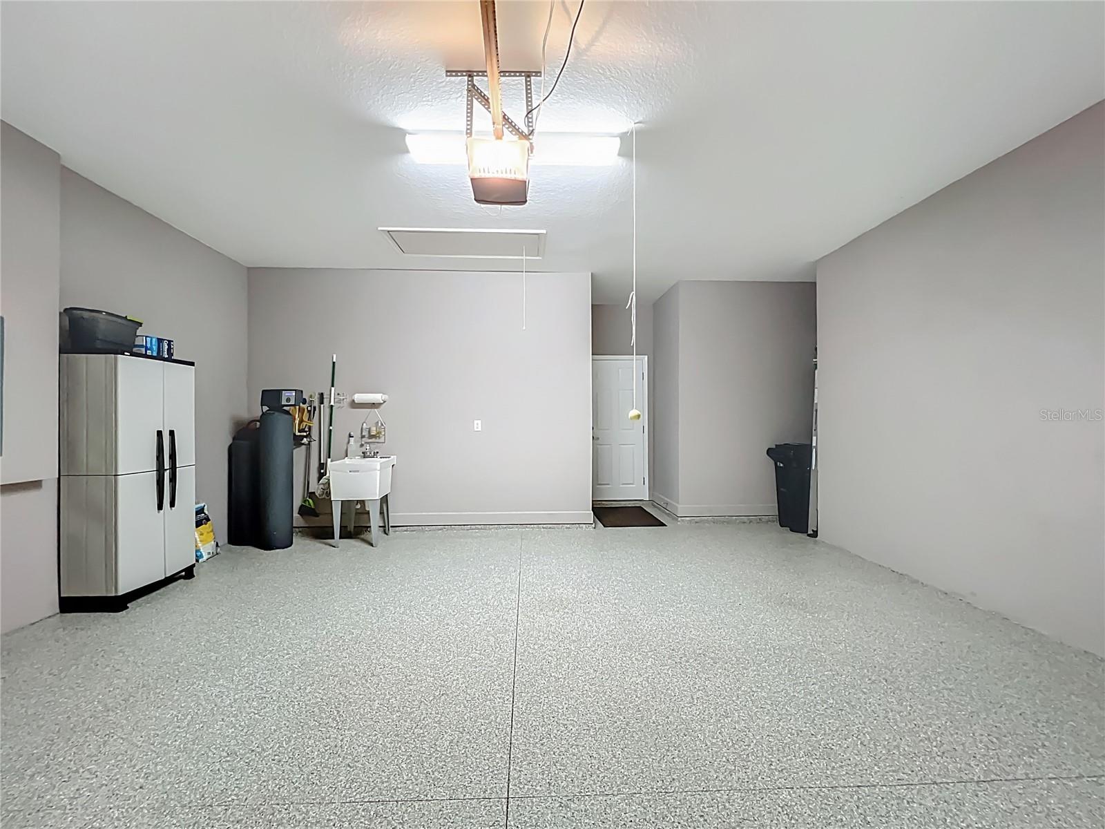 Pleanty room for 2 cars