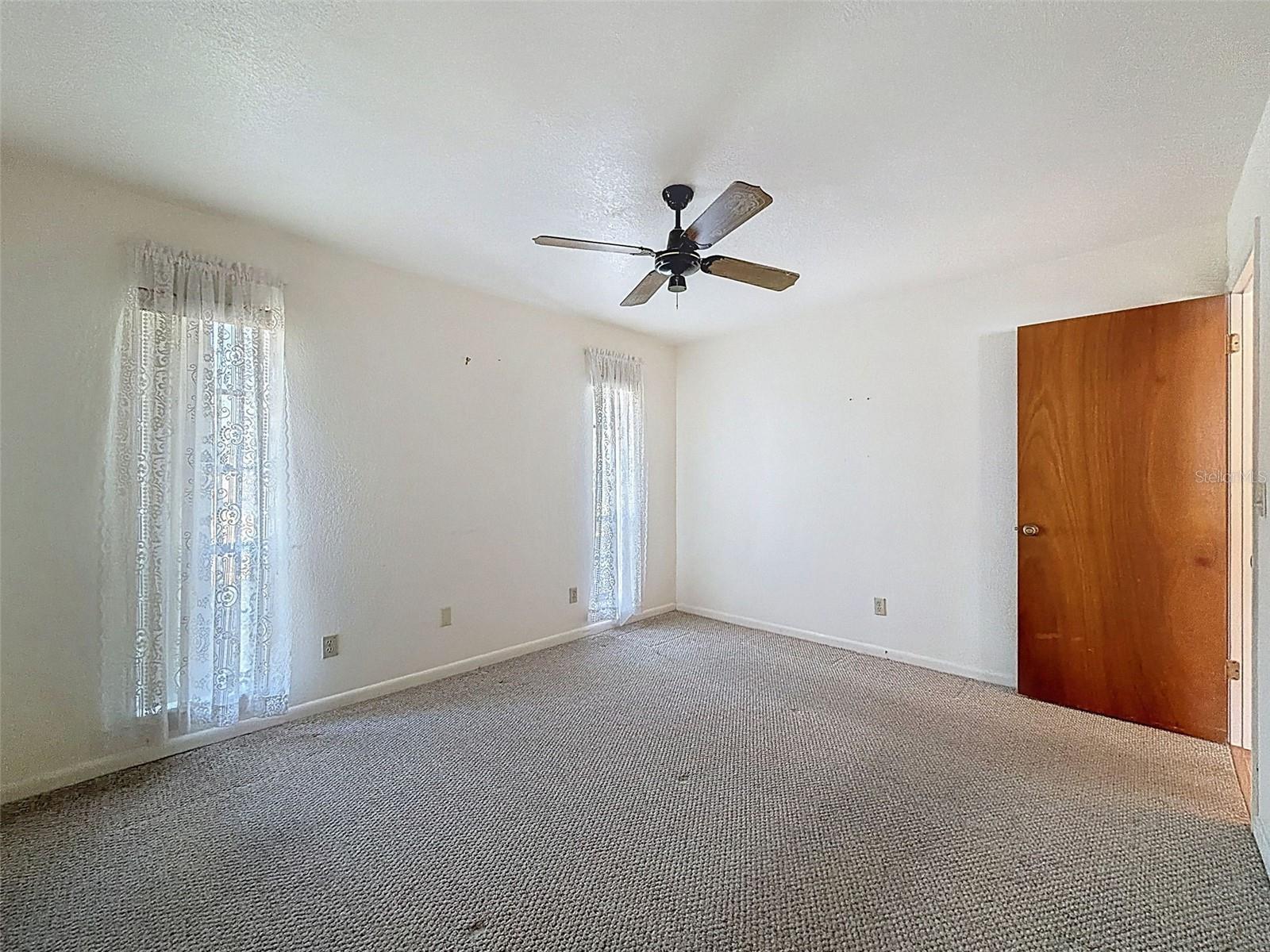 Bedroom 2 with walkin- closet