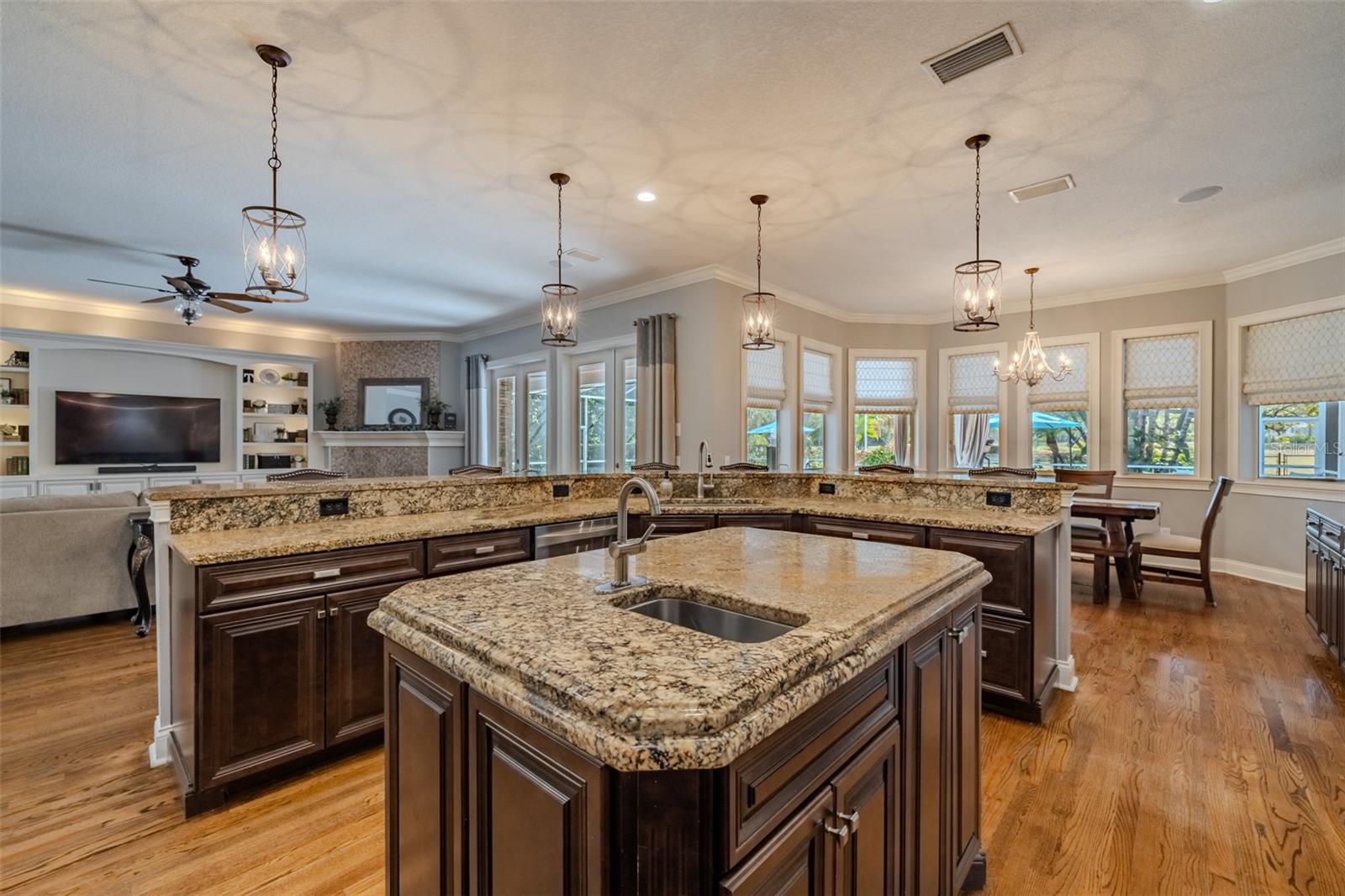 Island with small sink