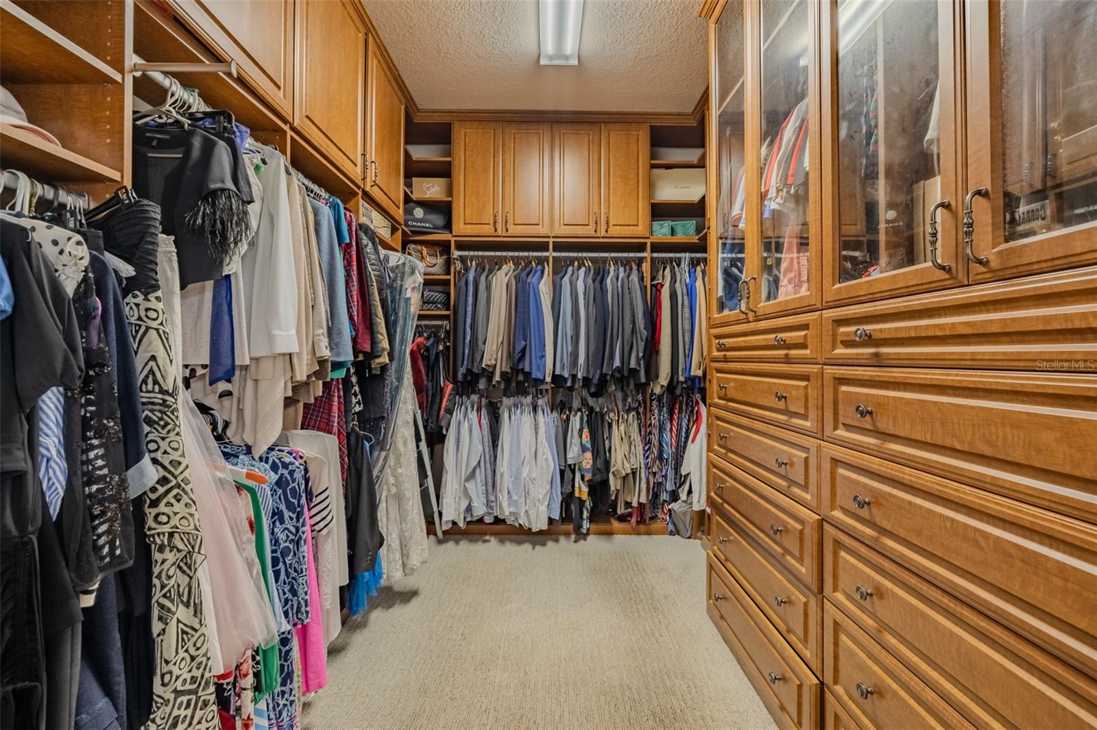 Primary walkin closet