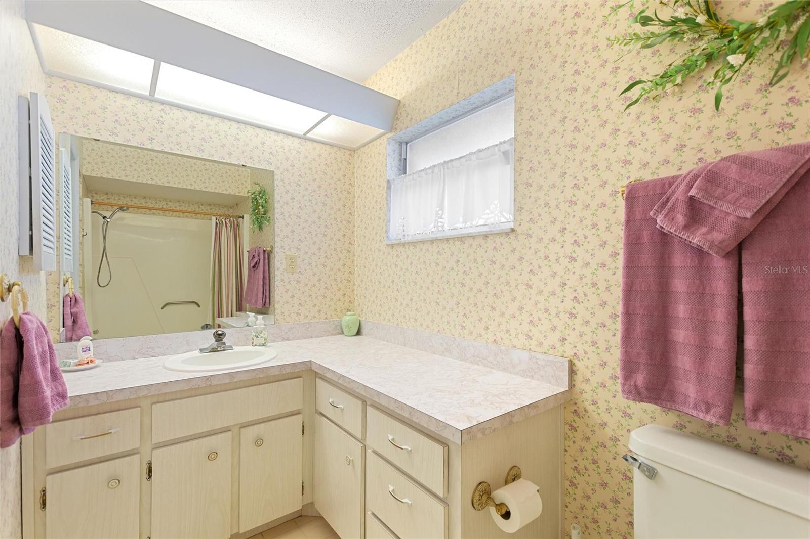 Master bathroom 2