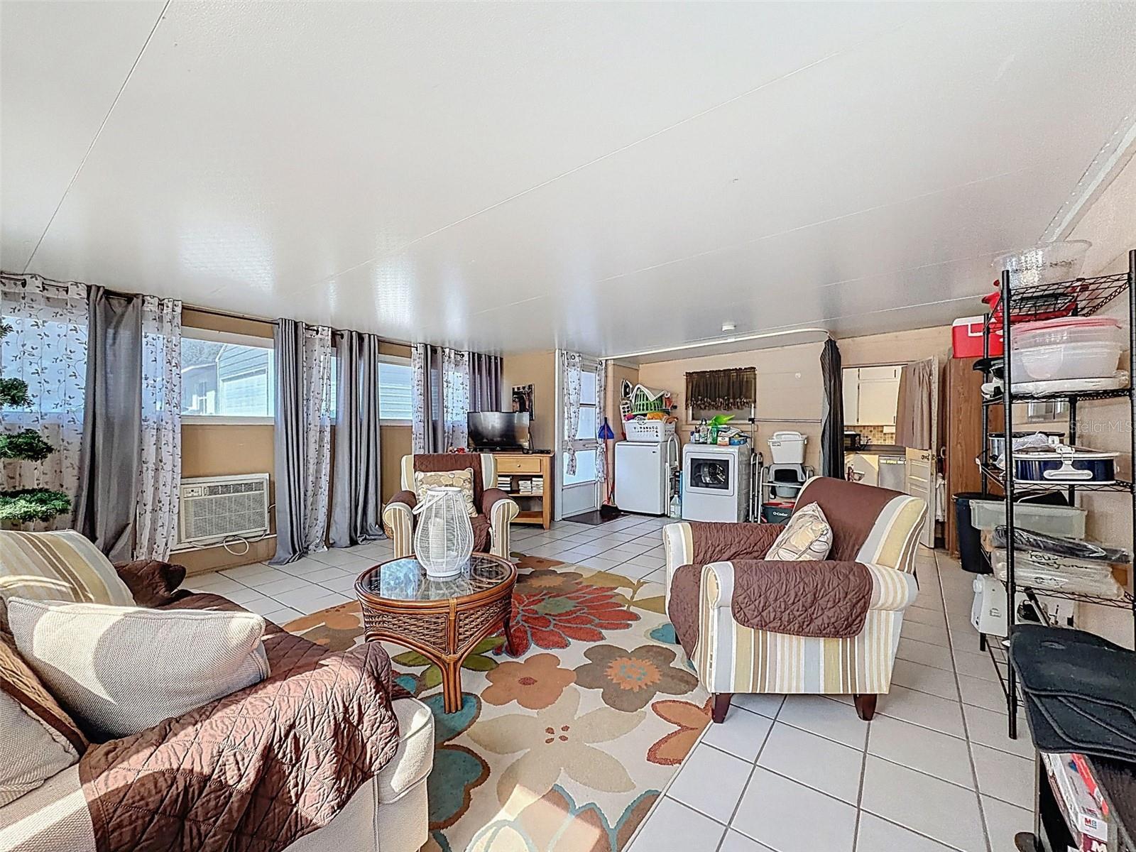 Family/Laundry Area1