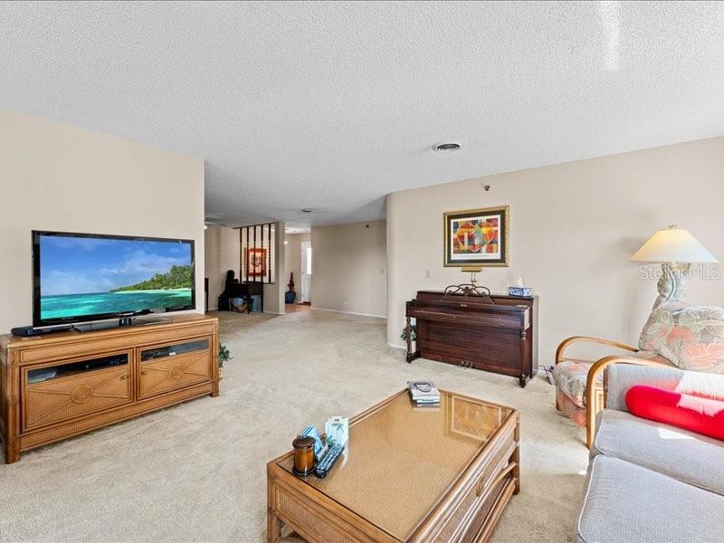This view to the entry provides a good prospective of how much space you have available