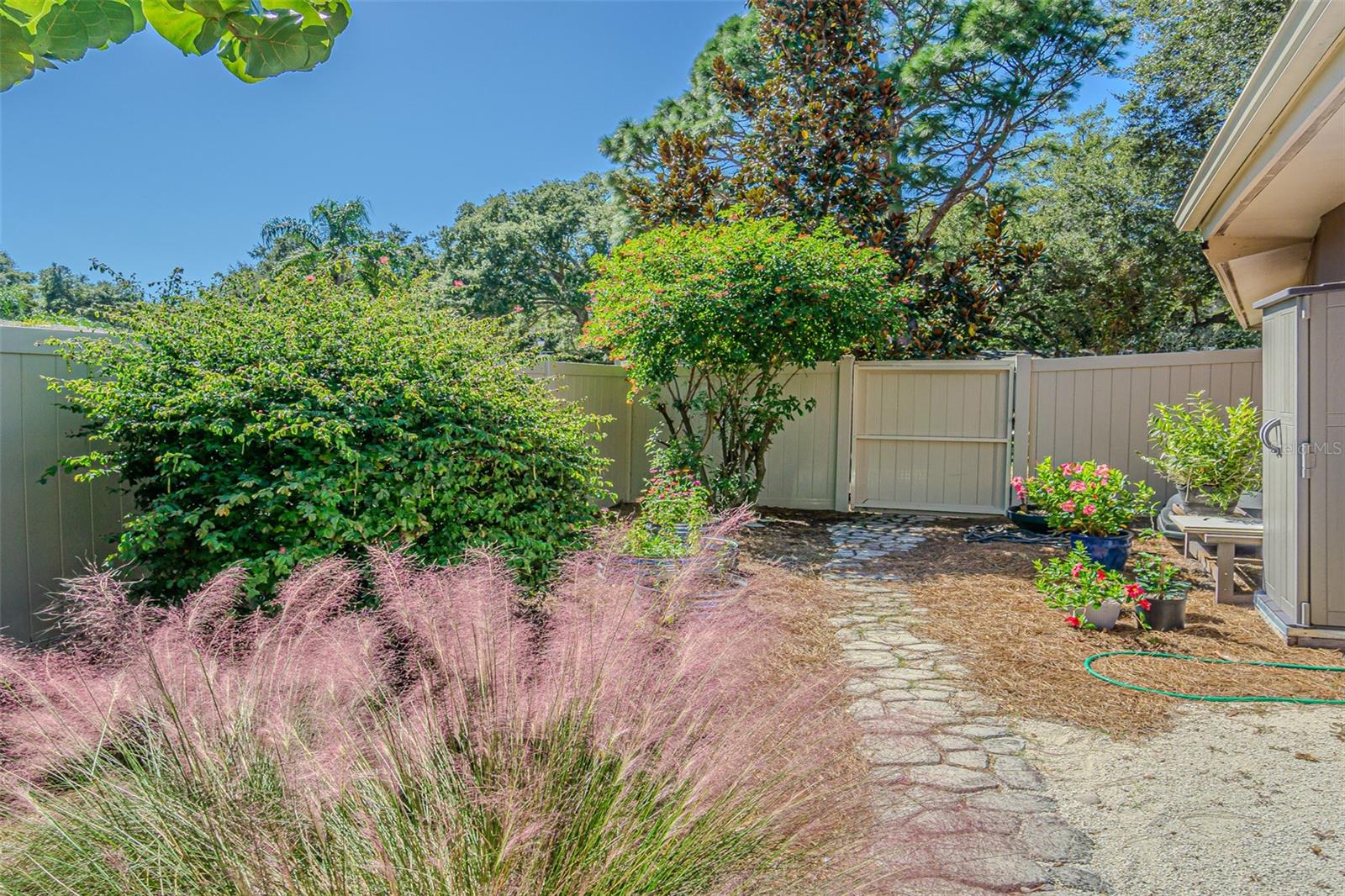 Side yard-shed conveys.