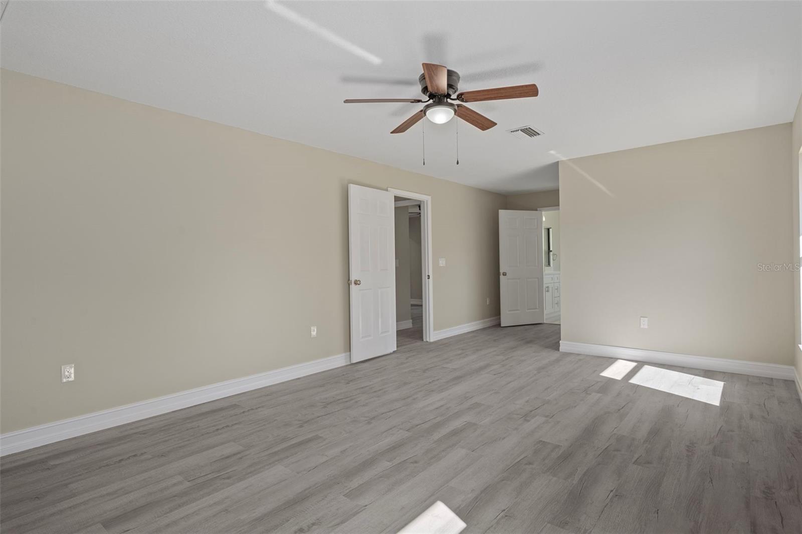Master Bedroom2