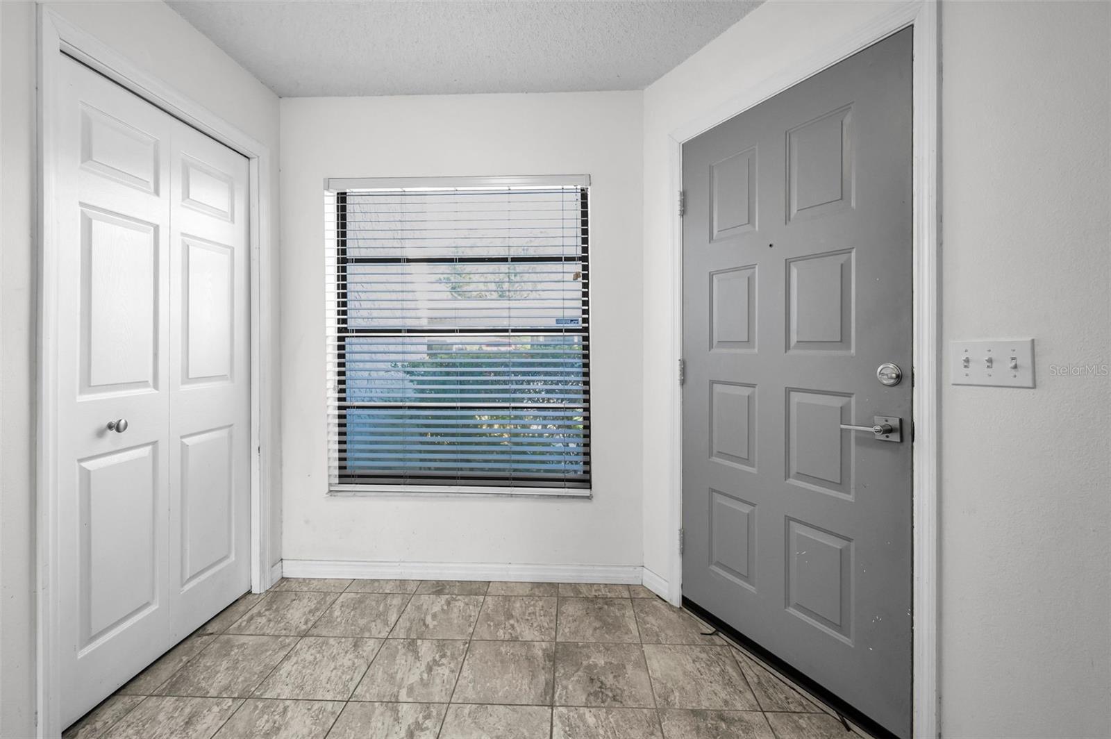 Foyer/entry