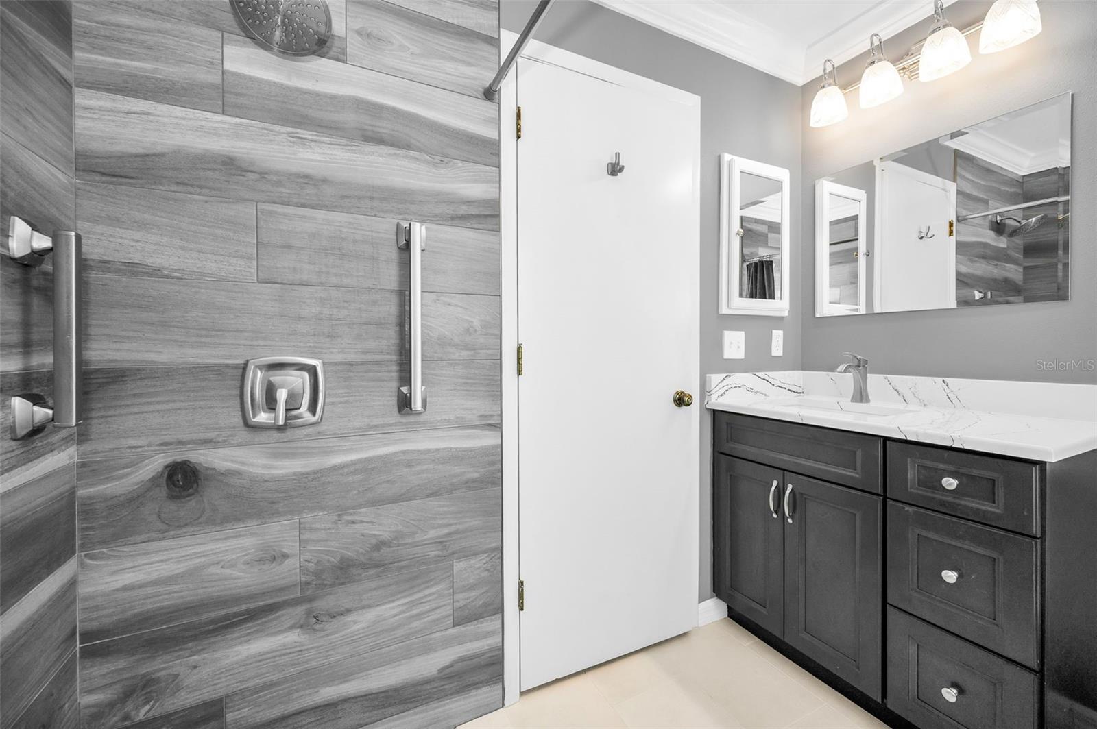 Primary Suite Bathroom