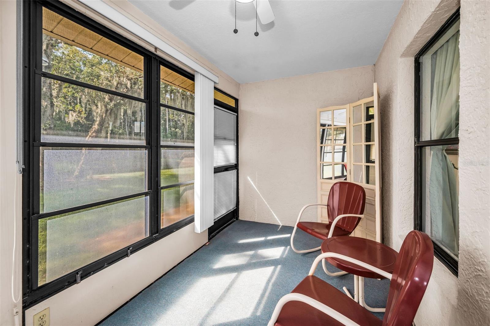 Screened in Outdoor Lanai