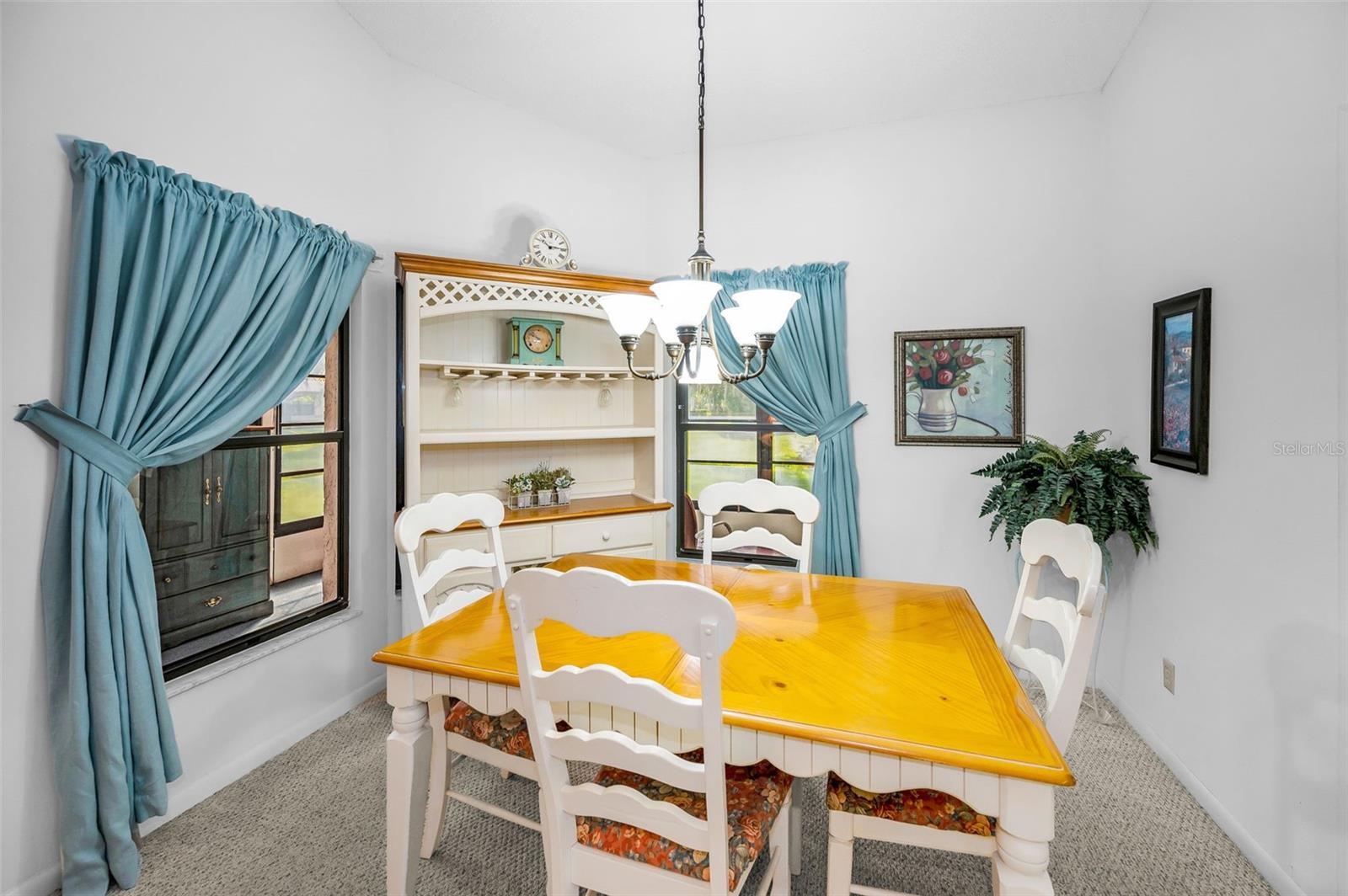 Formal Dining