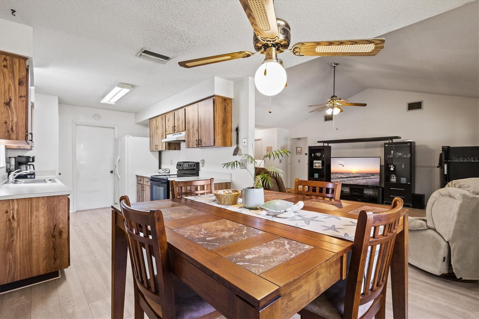 Kitchen-Dining Room Combo