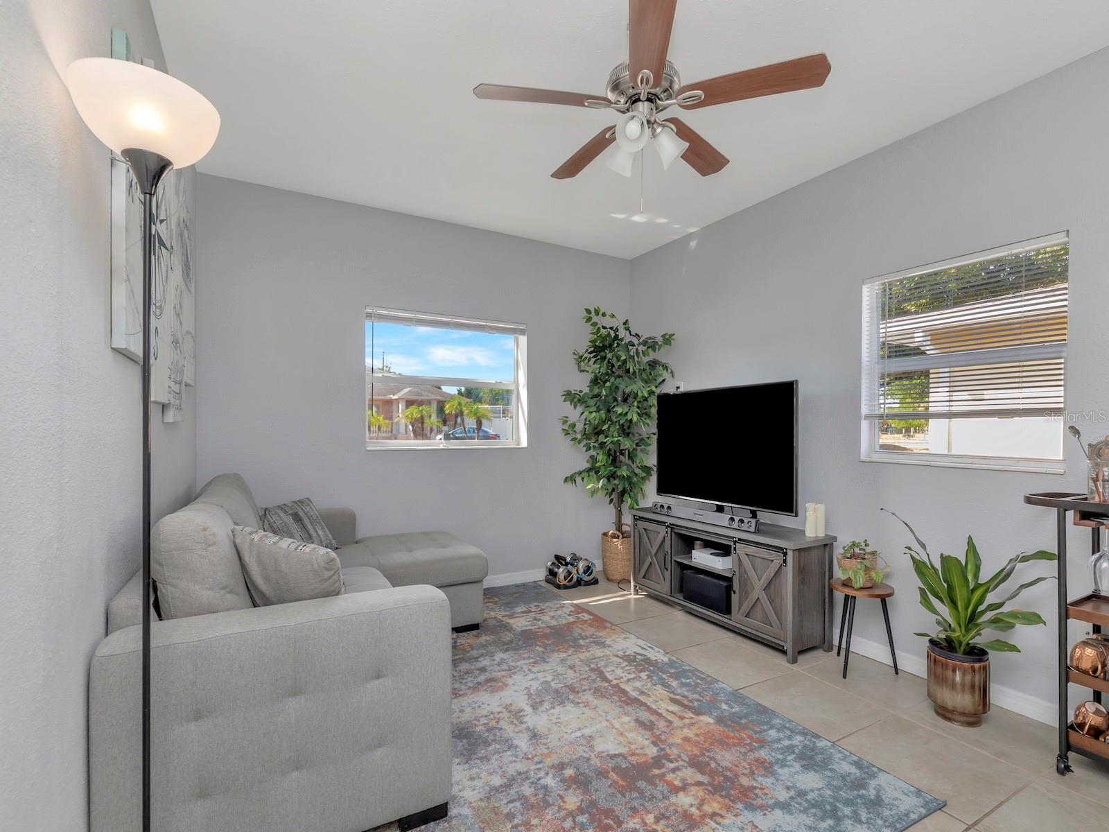 Bonus Room/2nd Living room