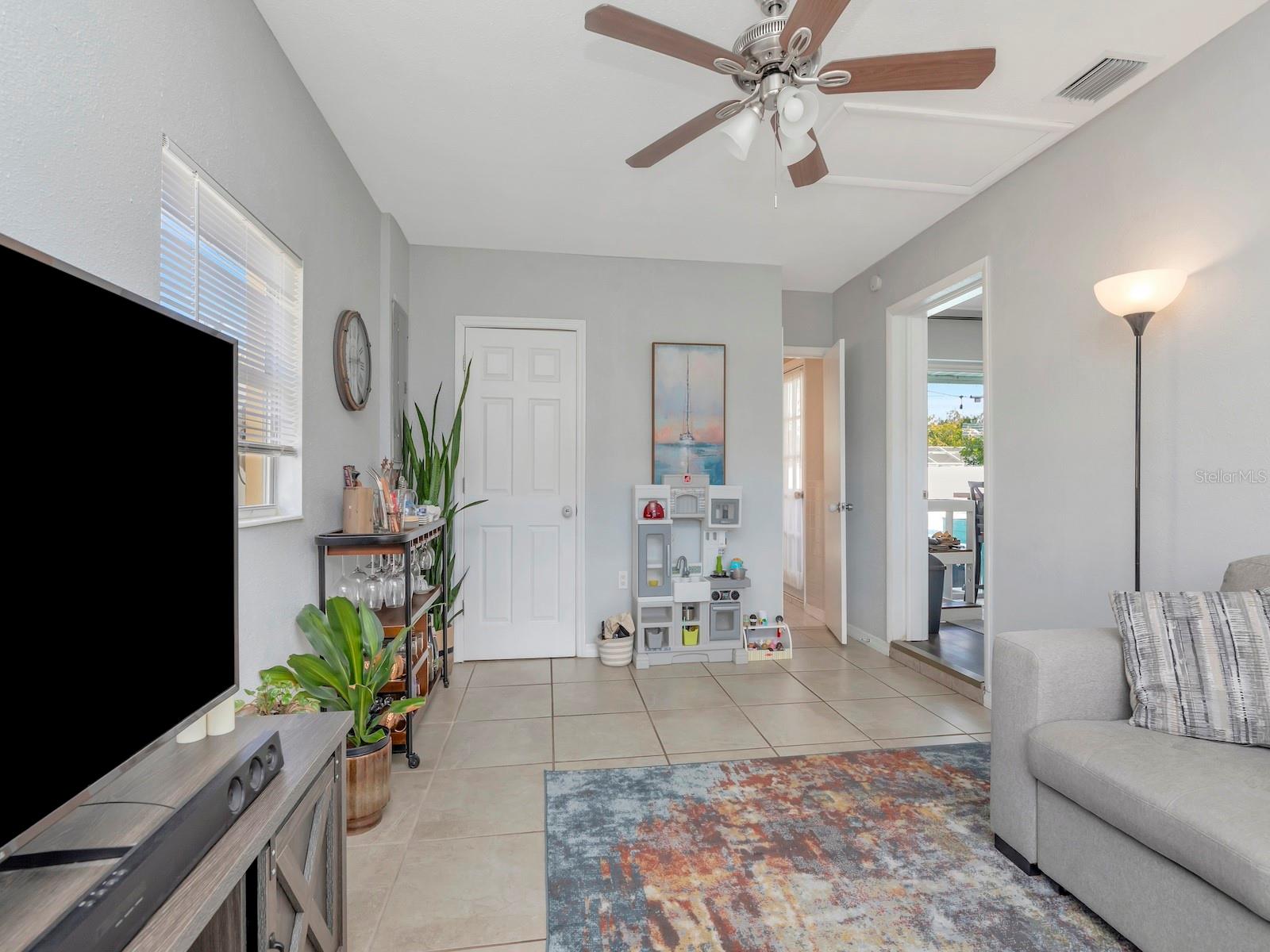 Bonus Room/2nd Living room