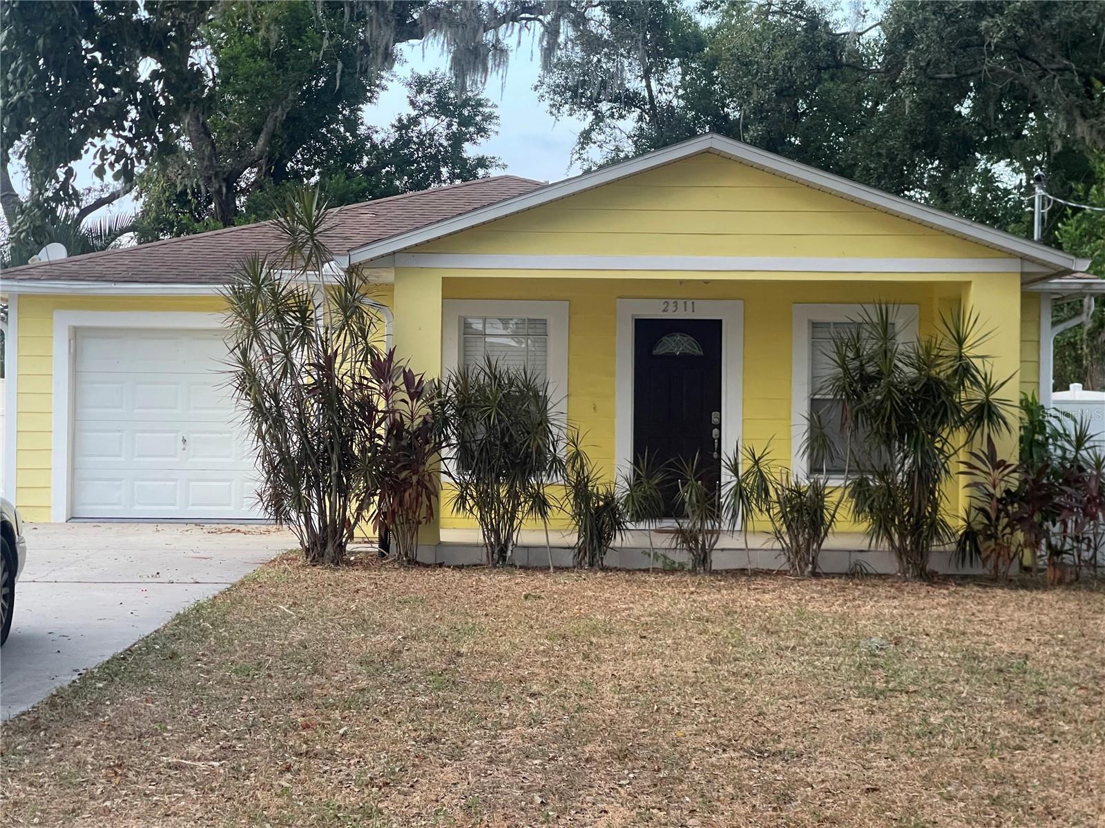 Front of house+ garage