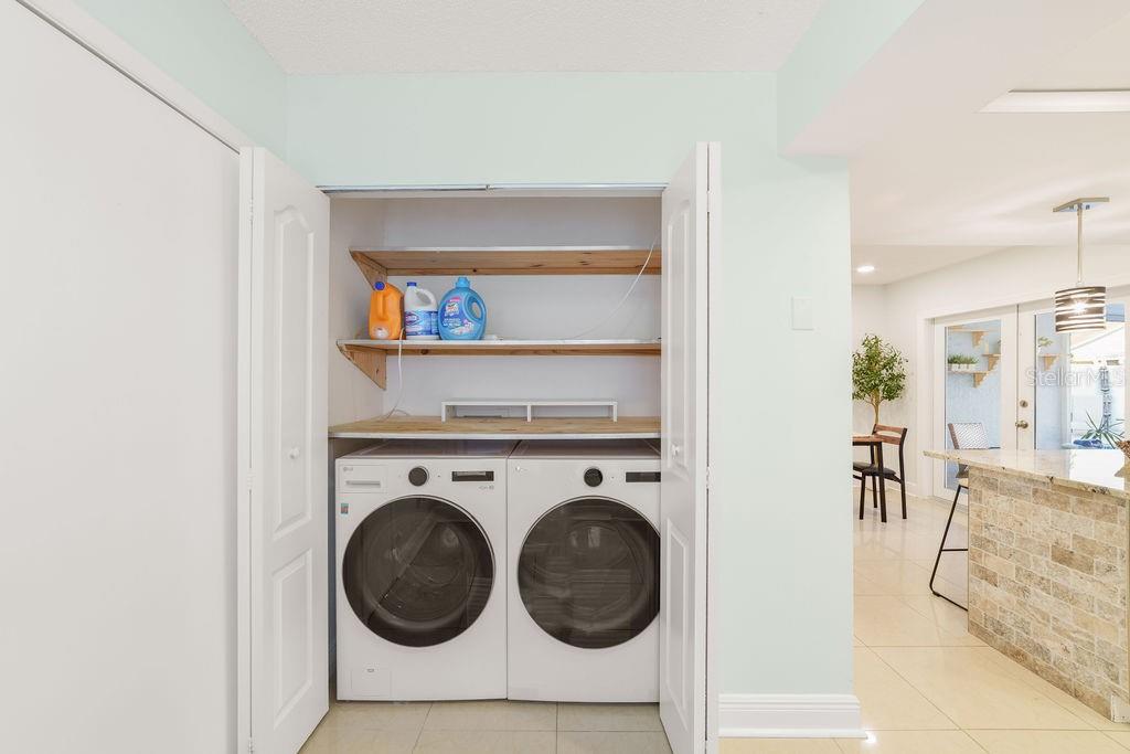 LAUNDRY CLOSET