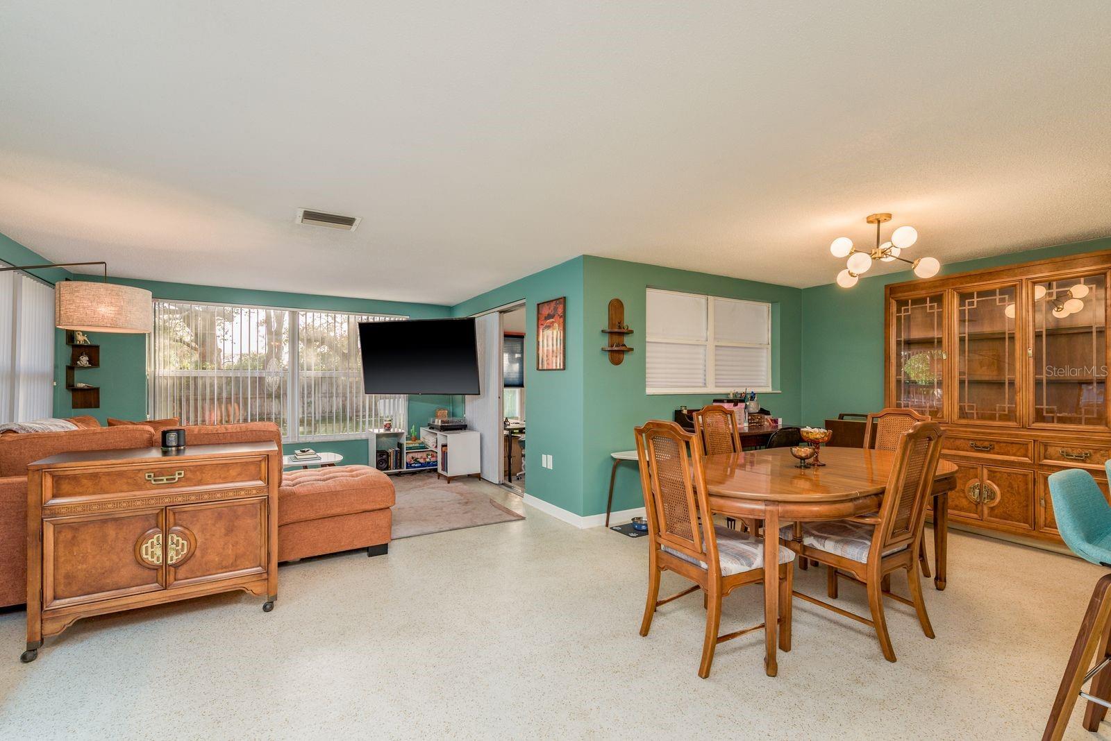 Living Room/Dining Room