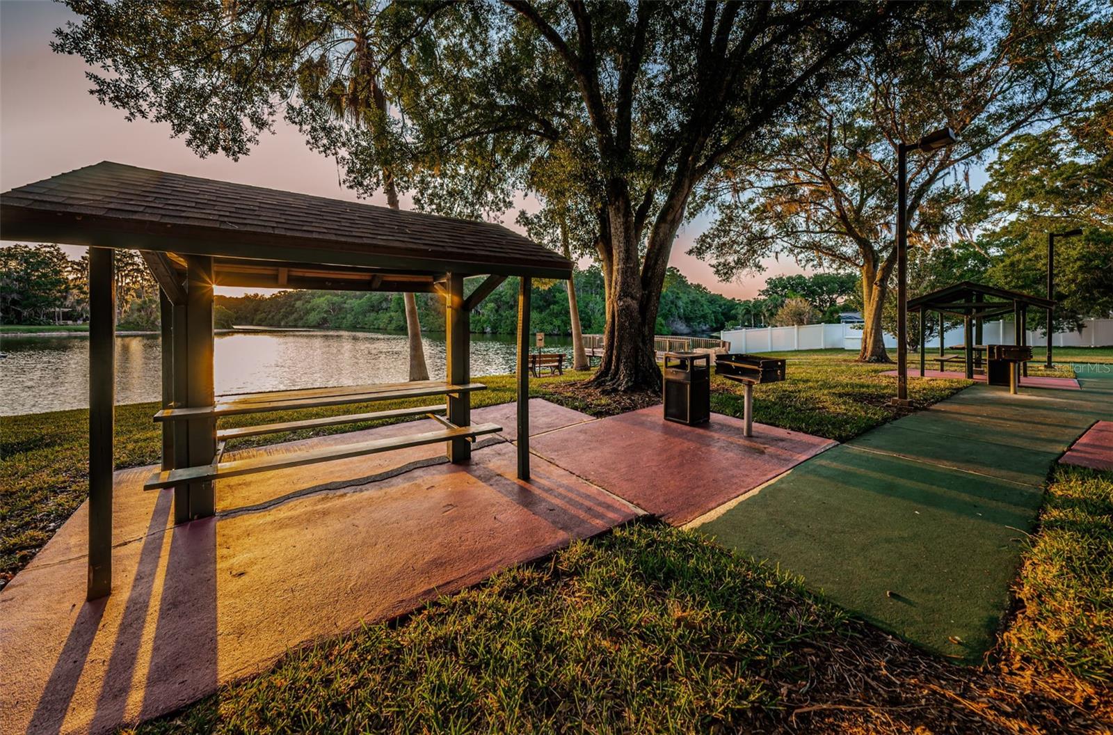 Forest Lakes Grilling Area