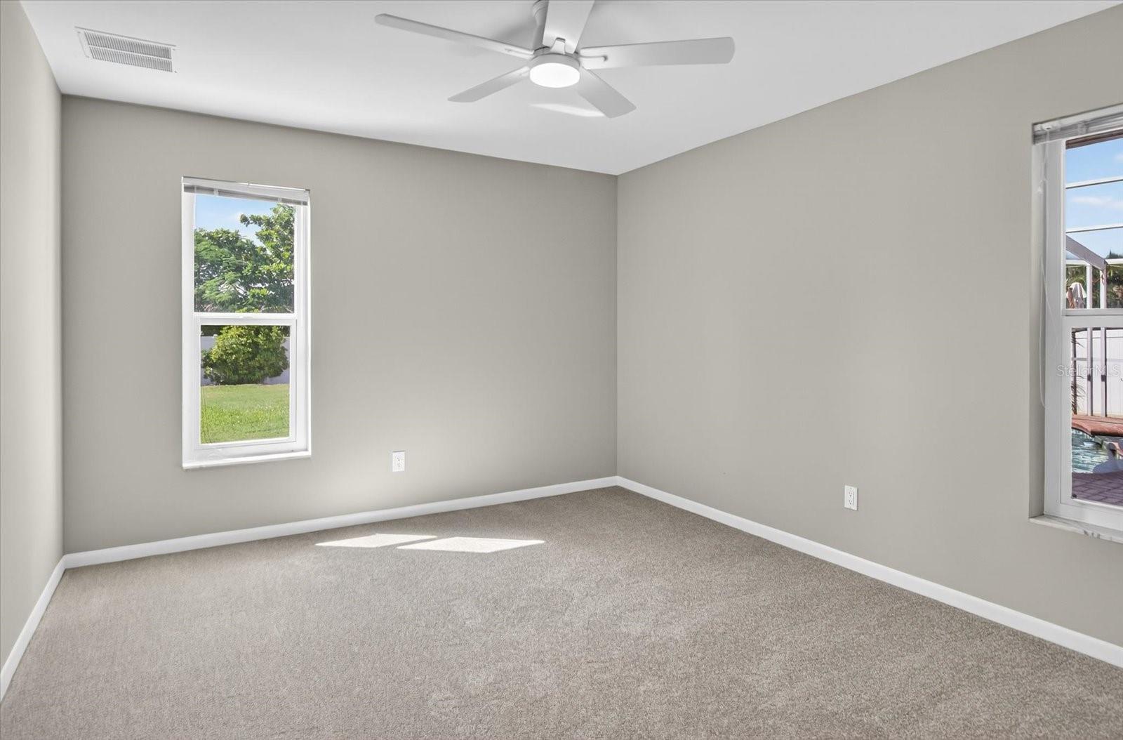 Guest Bed 2 Poolside