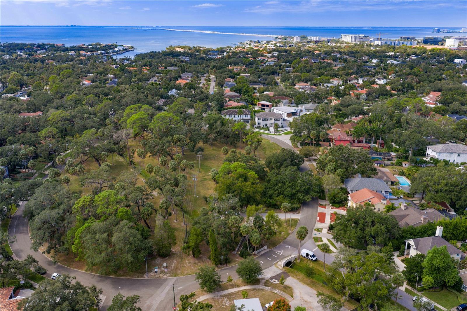 SWANN PARK & VIEW OF TAMPA BAY