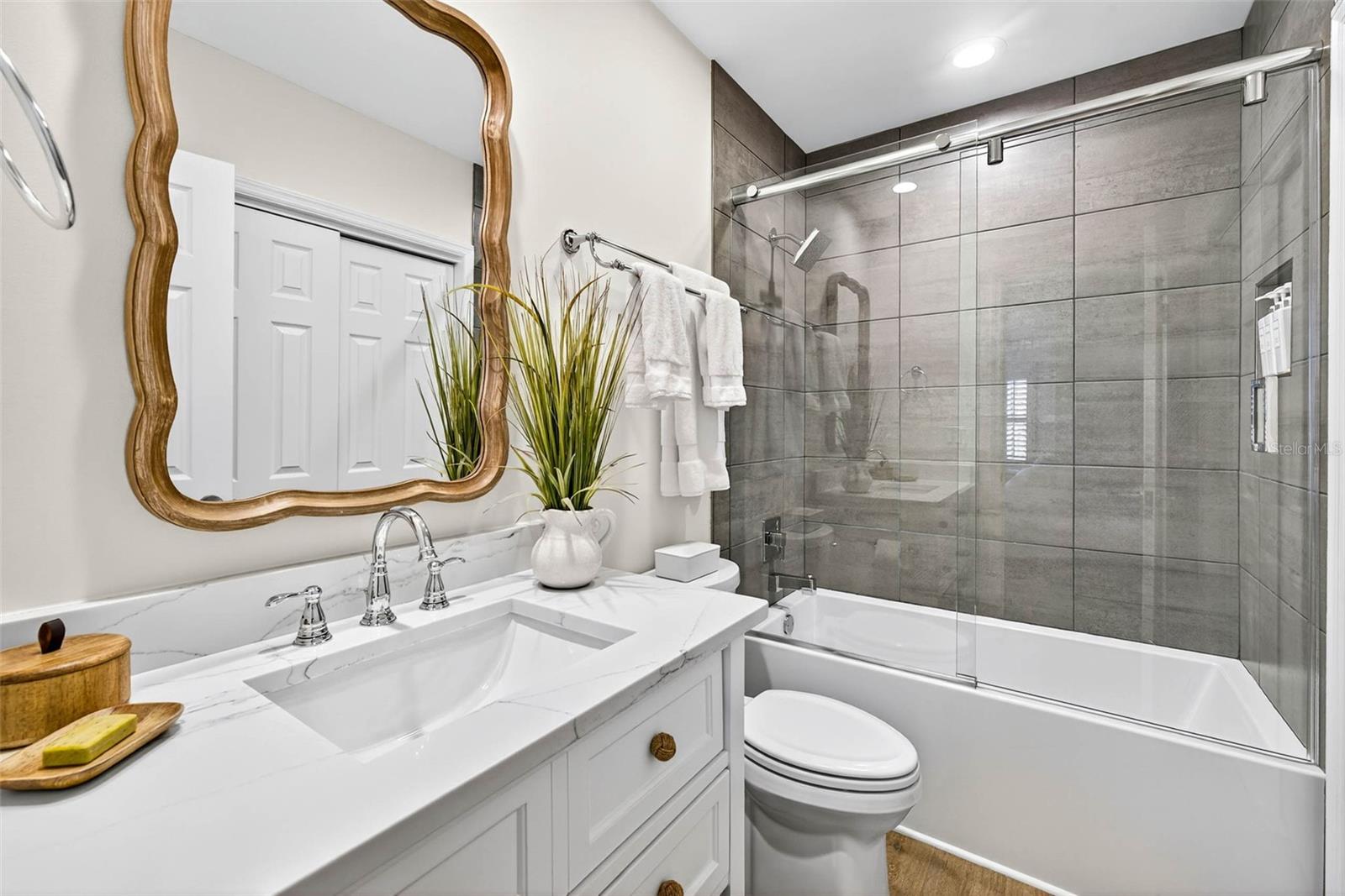 2nd primary bathroom