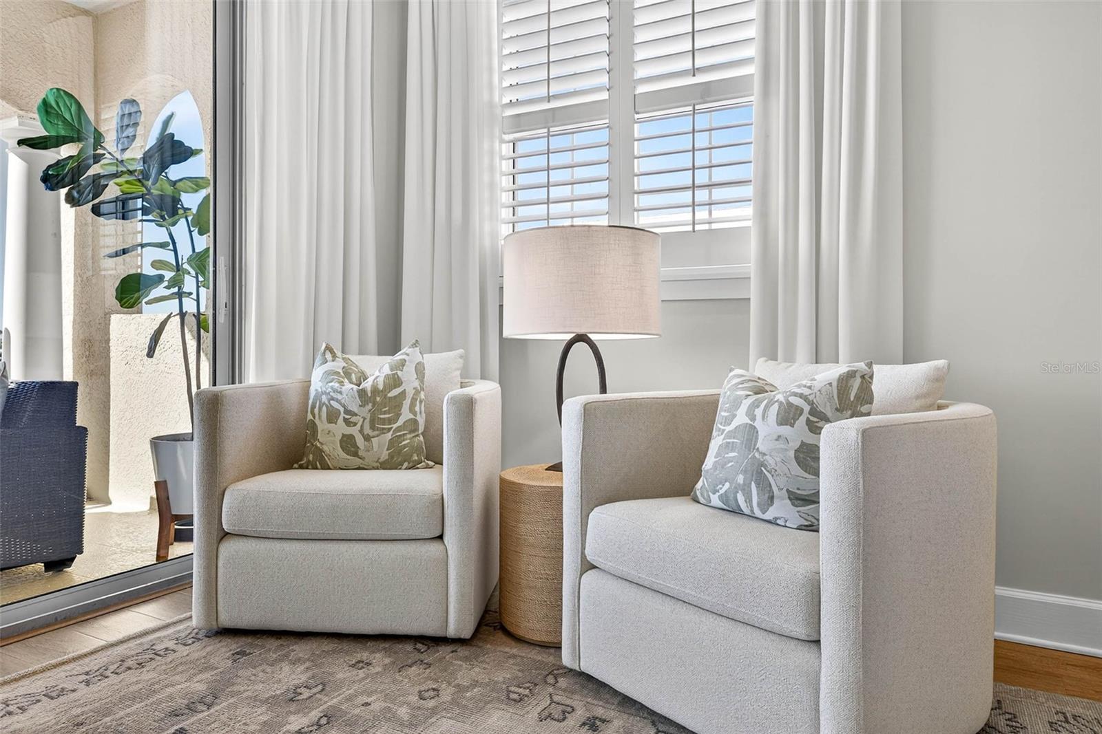 Sitting area in owners suite