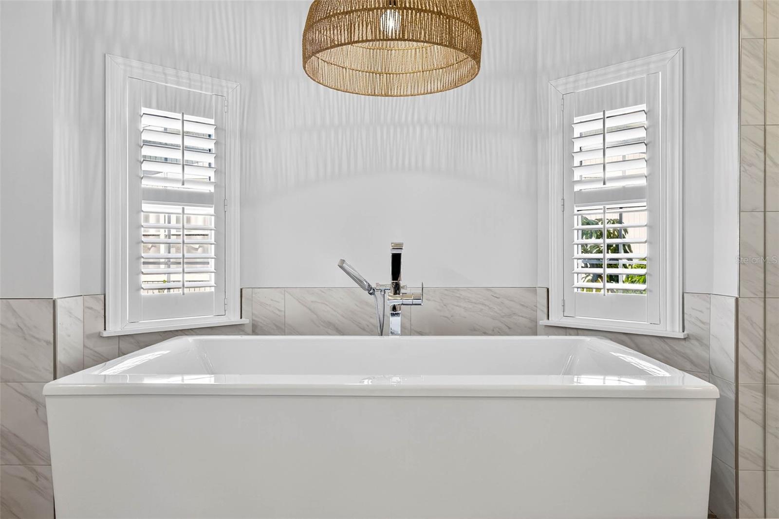 Lounge tub...who would want to leave??