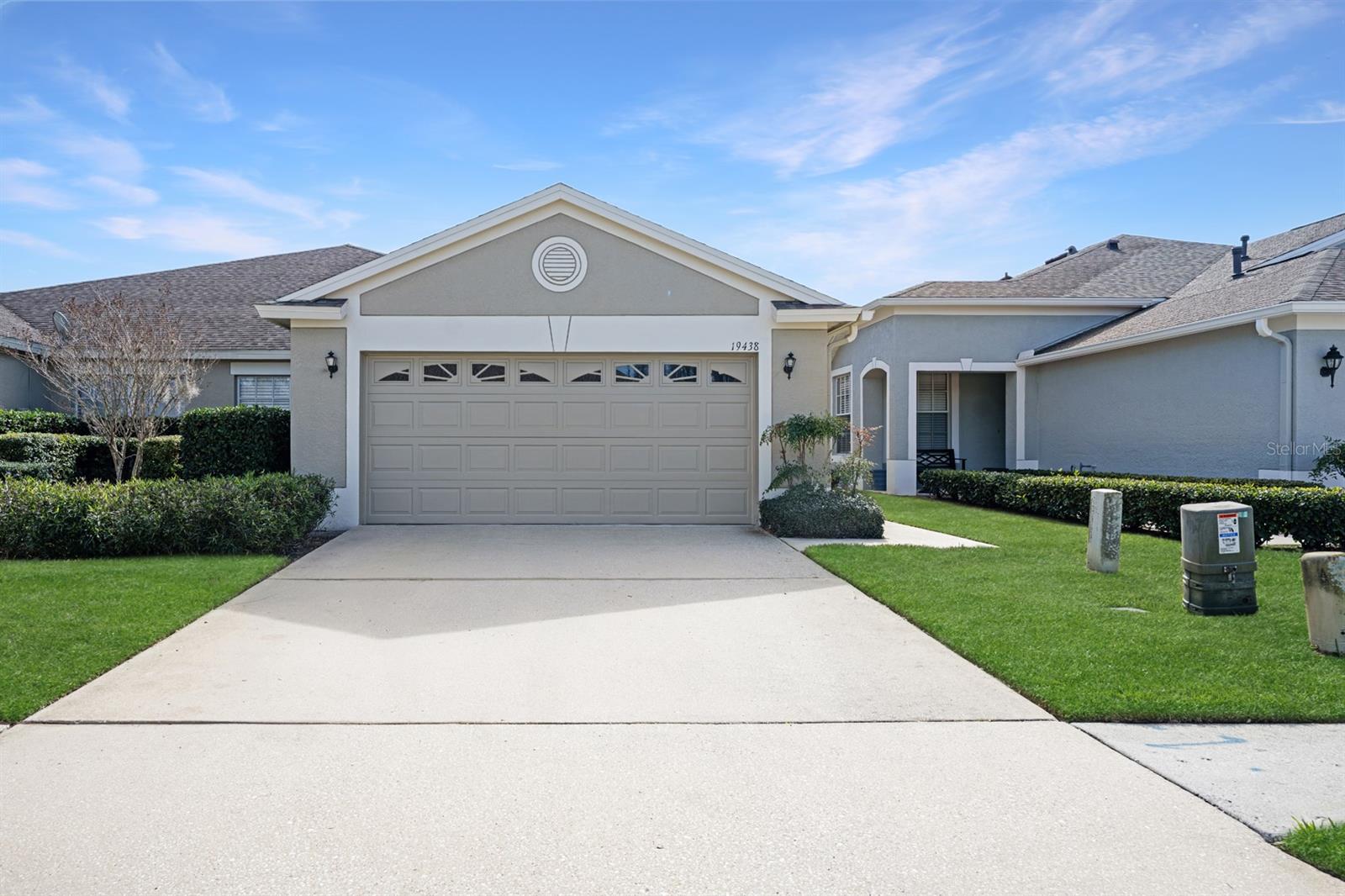 ONE-STORY ATTACHED VILLA